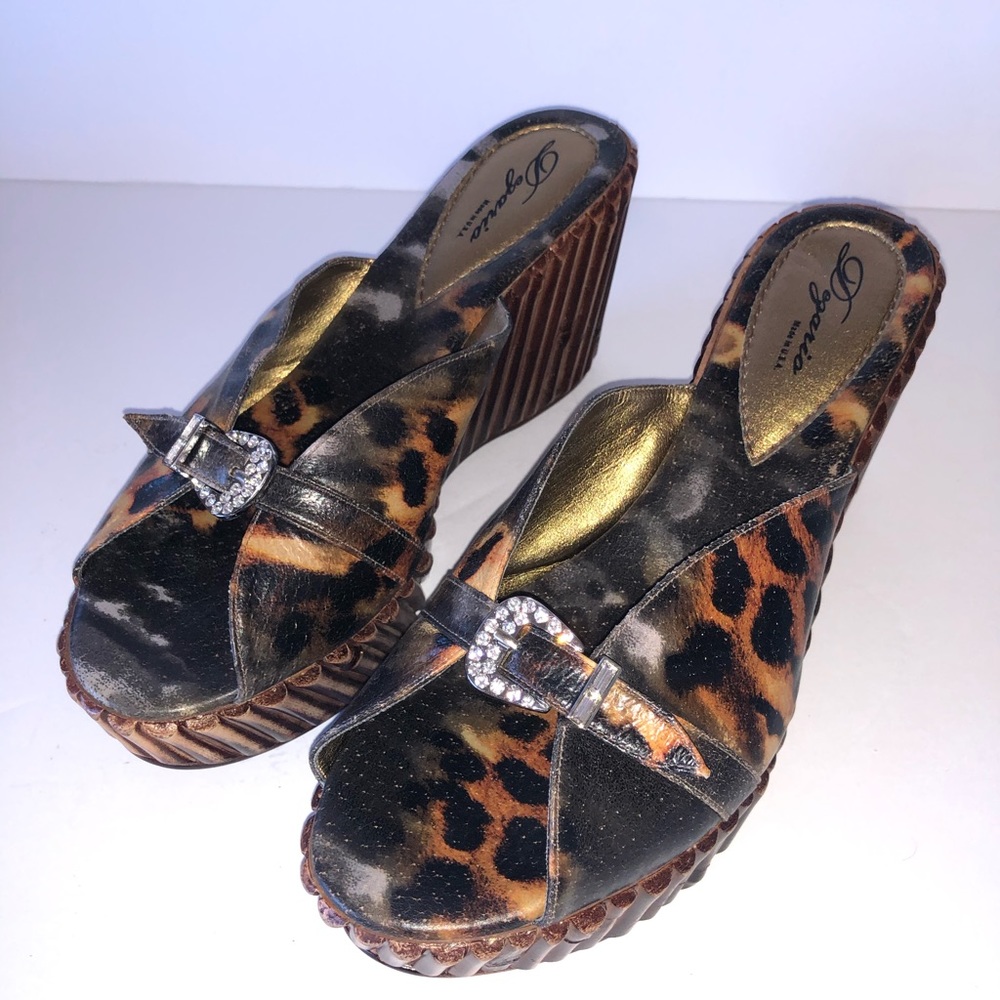 Dezario Leopard Bamboo Buckle Wedge